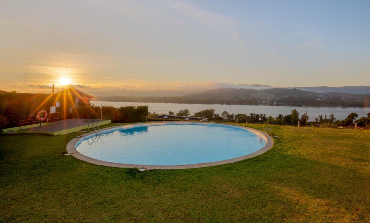 River-Side Villa Вила-Нова-ди-Сервейра Экстерьер фото